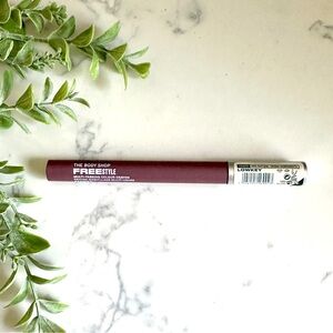 The Body Shop FreeStyle Multi Tasking Crayon Allover Lip Eyeliner Lowkey NEW